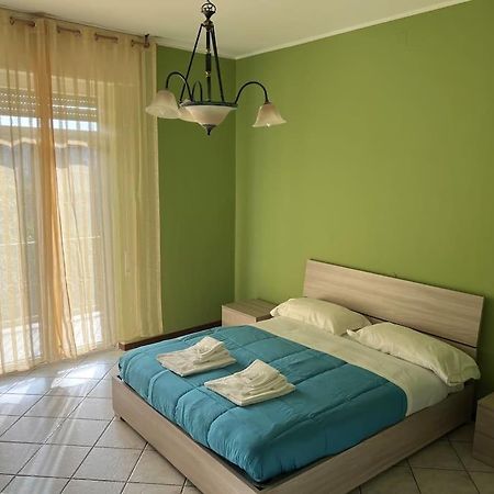 Апартаменти Orio Relax 24H Airport 1 - 3 Minute From Arrival By Bus Бергамо Екстер'єр фото