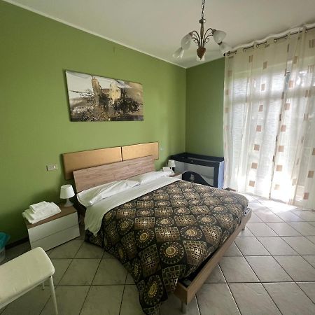 Апартаменти Orio Relax 24H Airport 1 - 3 Minute From Arrival By Bus Бергамо Екстер'єр фото