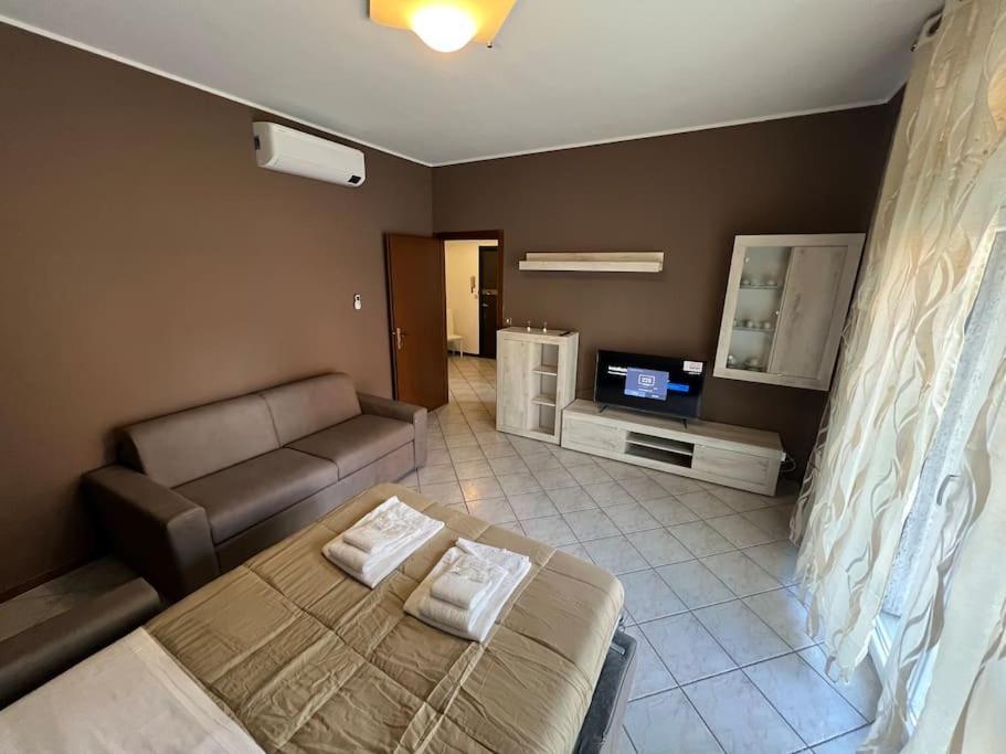 Апартаменти Orio Relax 24H Airport 1 - 3 Minute From Arrival By Bus Бергамо Екстер'єр фото