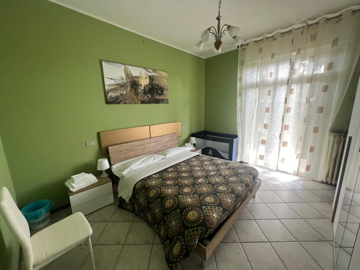 Апартаменти Orio Relax 24H Airport 1 - 3 Minute From Arrival By Bus Бергамо Екстер'єр фото