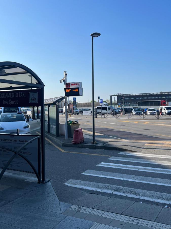 Апартаменти Orio Relax 24H Airport 1 - 3 Minute From Arrival By Bus Бергамо Екстер'єр фото